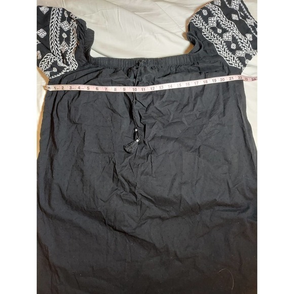OLD Navy Black Tunic Style Blouse Embroidered Cap Sleeve, Size XL - Picture 7 of 8